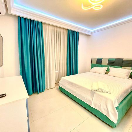 Marcony Boutique Apartments Mamaia Buitenkant foto