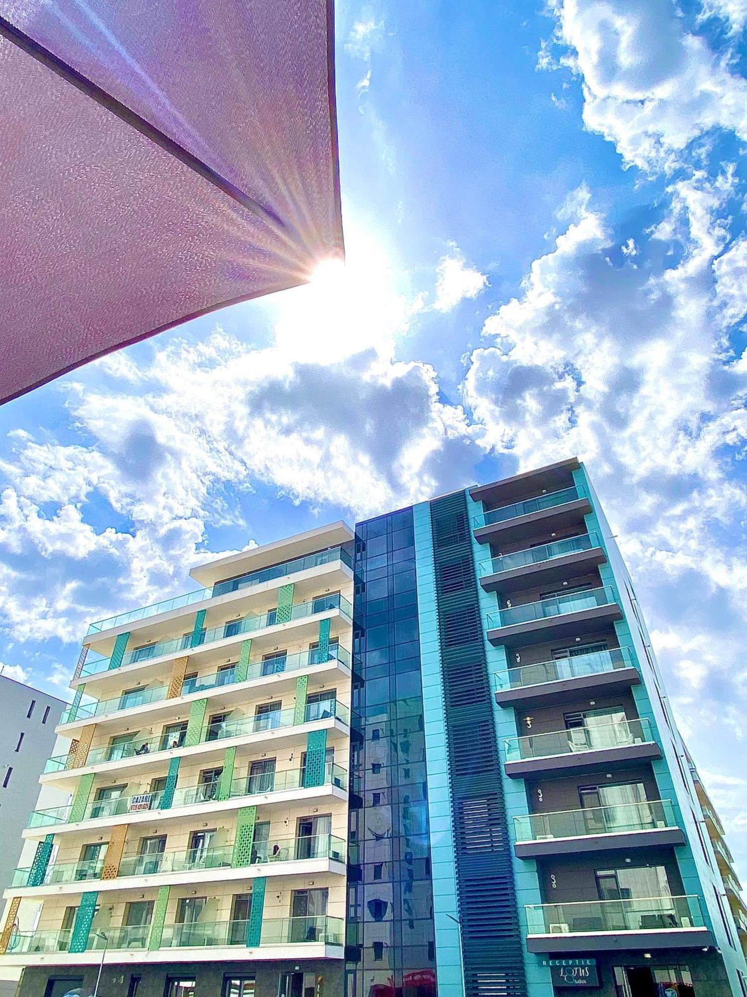 Marcony Boutique Apartments Mamaia Buitenkant foto