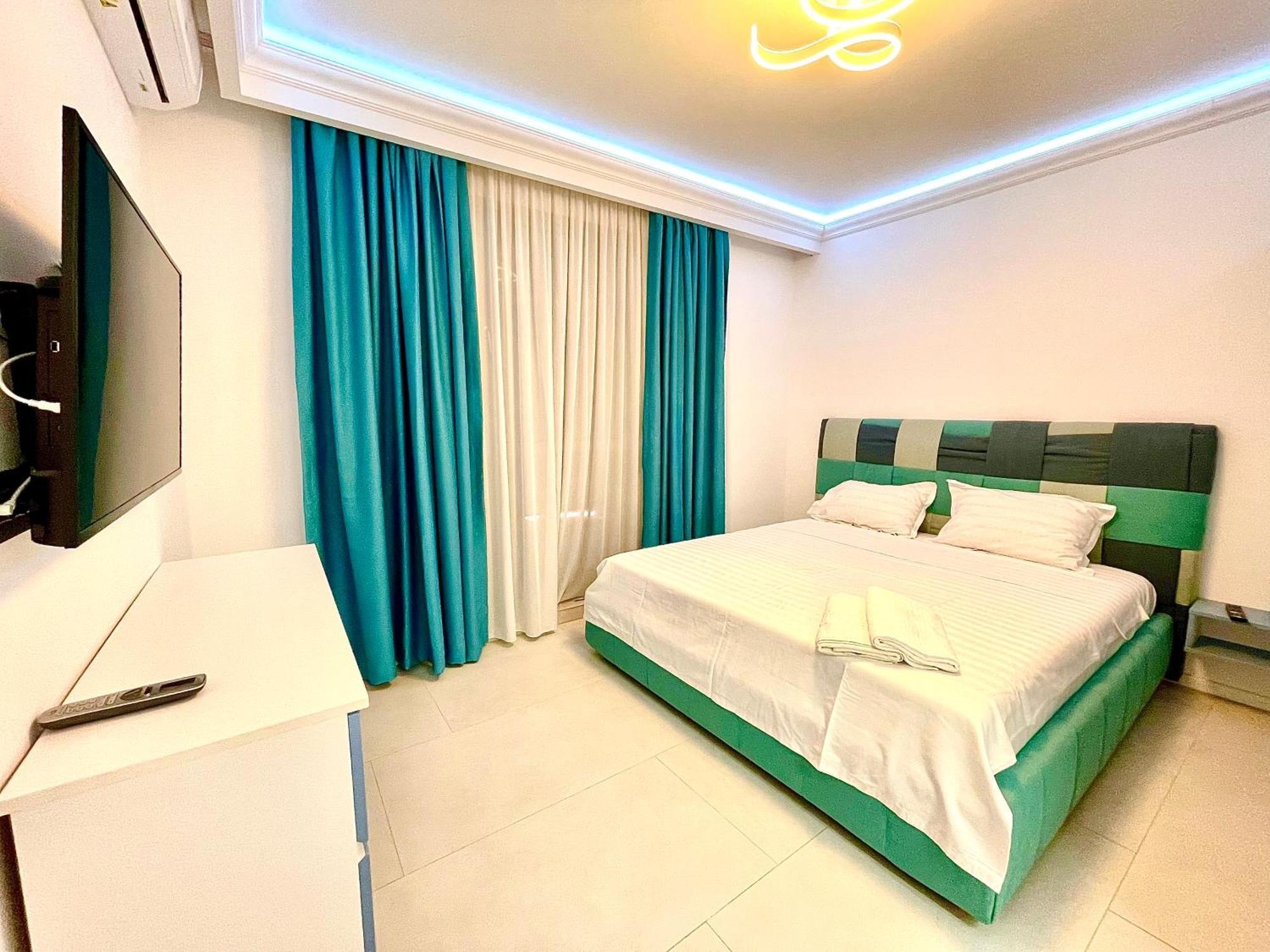 Marcony Boutique Apartments Mamaia Buitenkant foto
