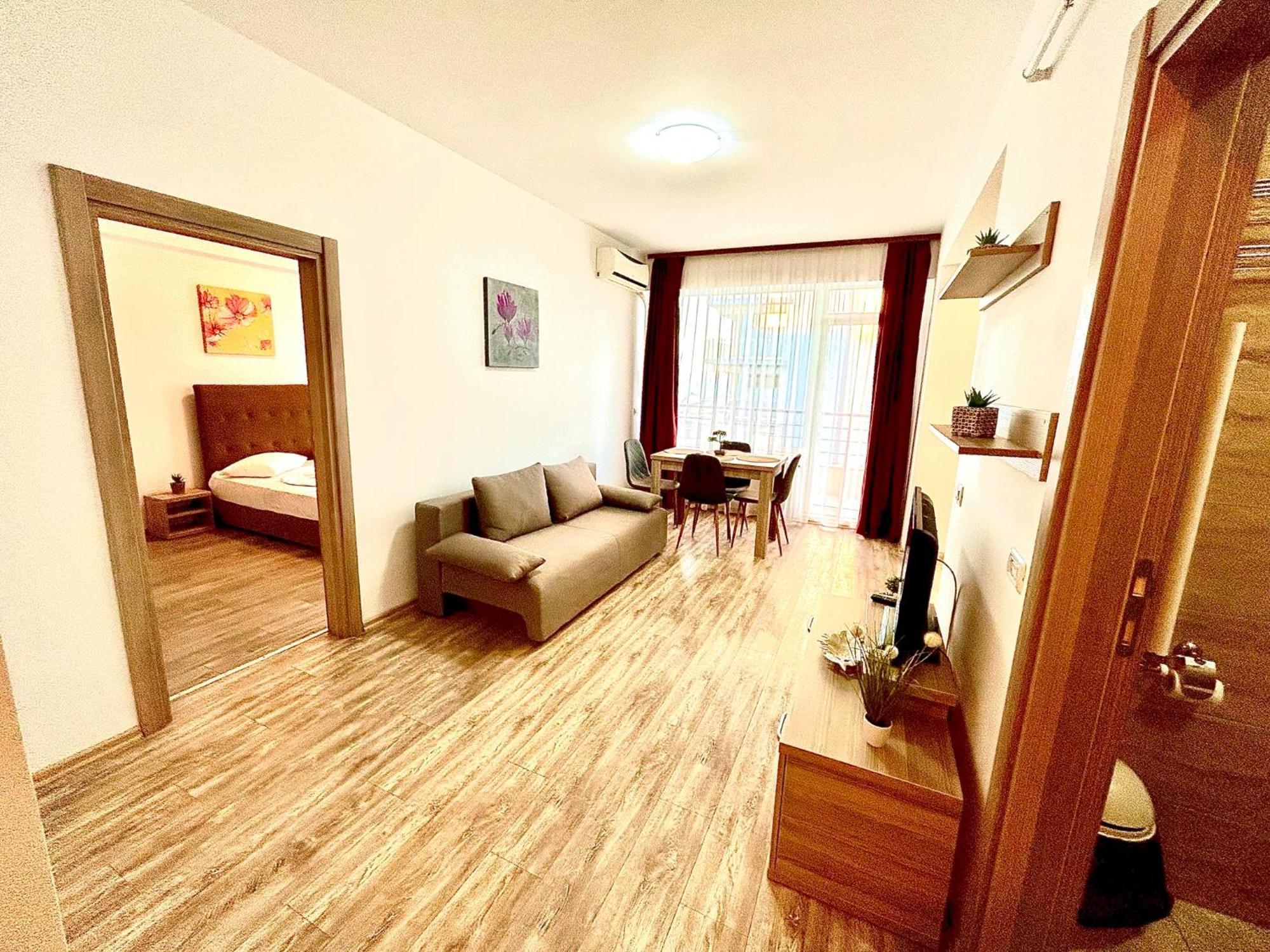 Marcony Boutique Apartments Mamaia Buitenkant foto