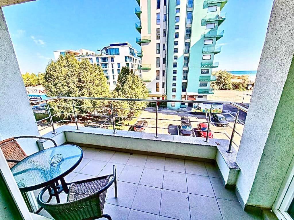 Marcony Boutique Apartments Mamaia Buitenkant foto