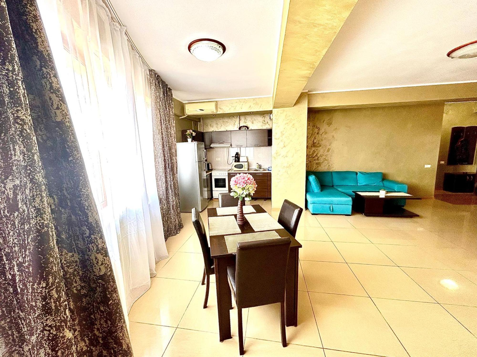 Marcony Boutique Apartments Mamaia Buitenkant foto