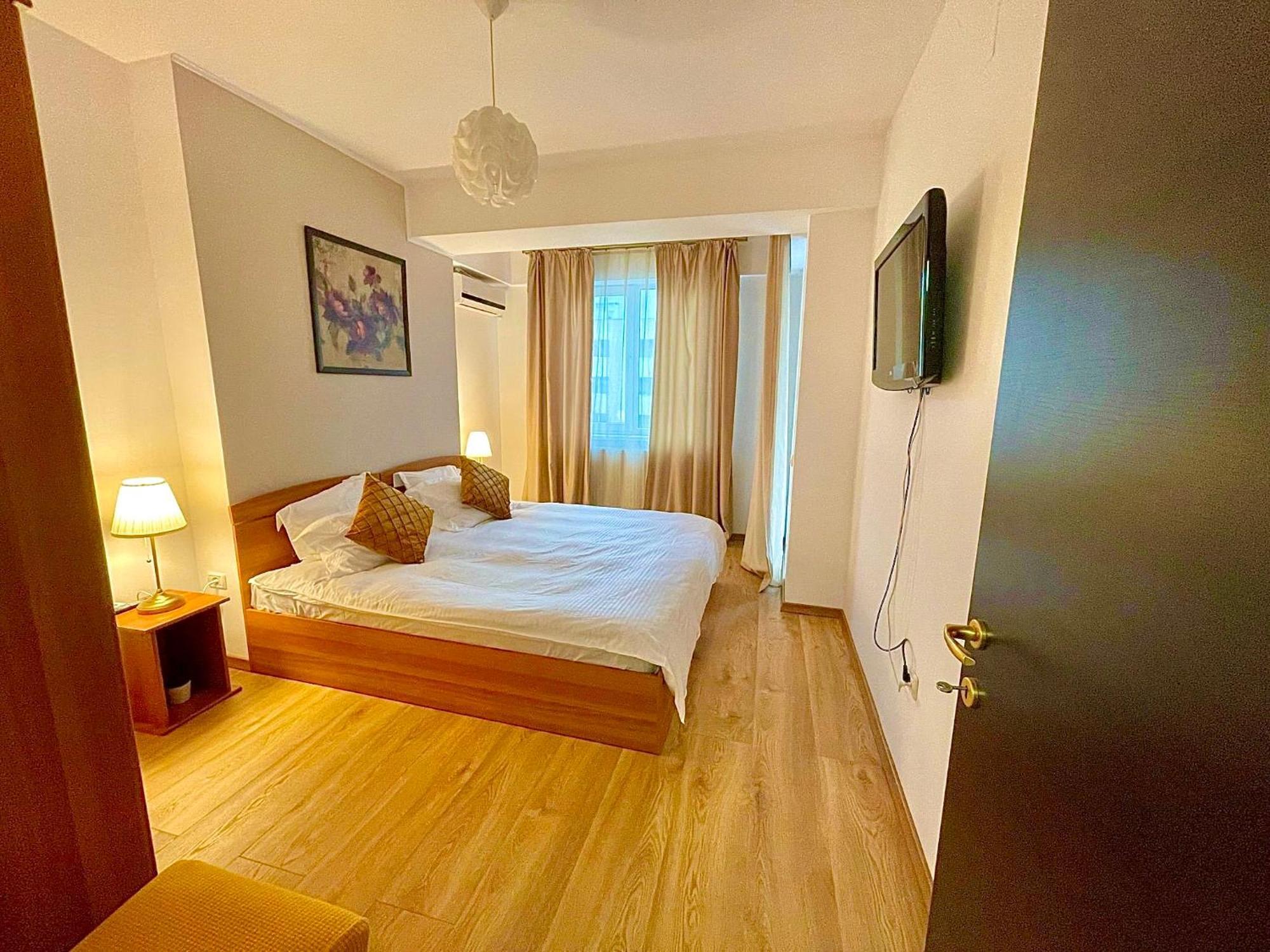 Marcony Boutique Apartments Mamaia Buitenkant foto