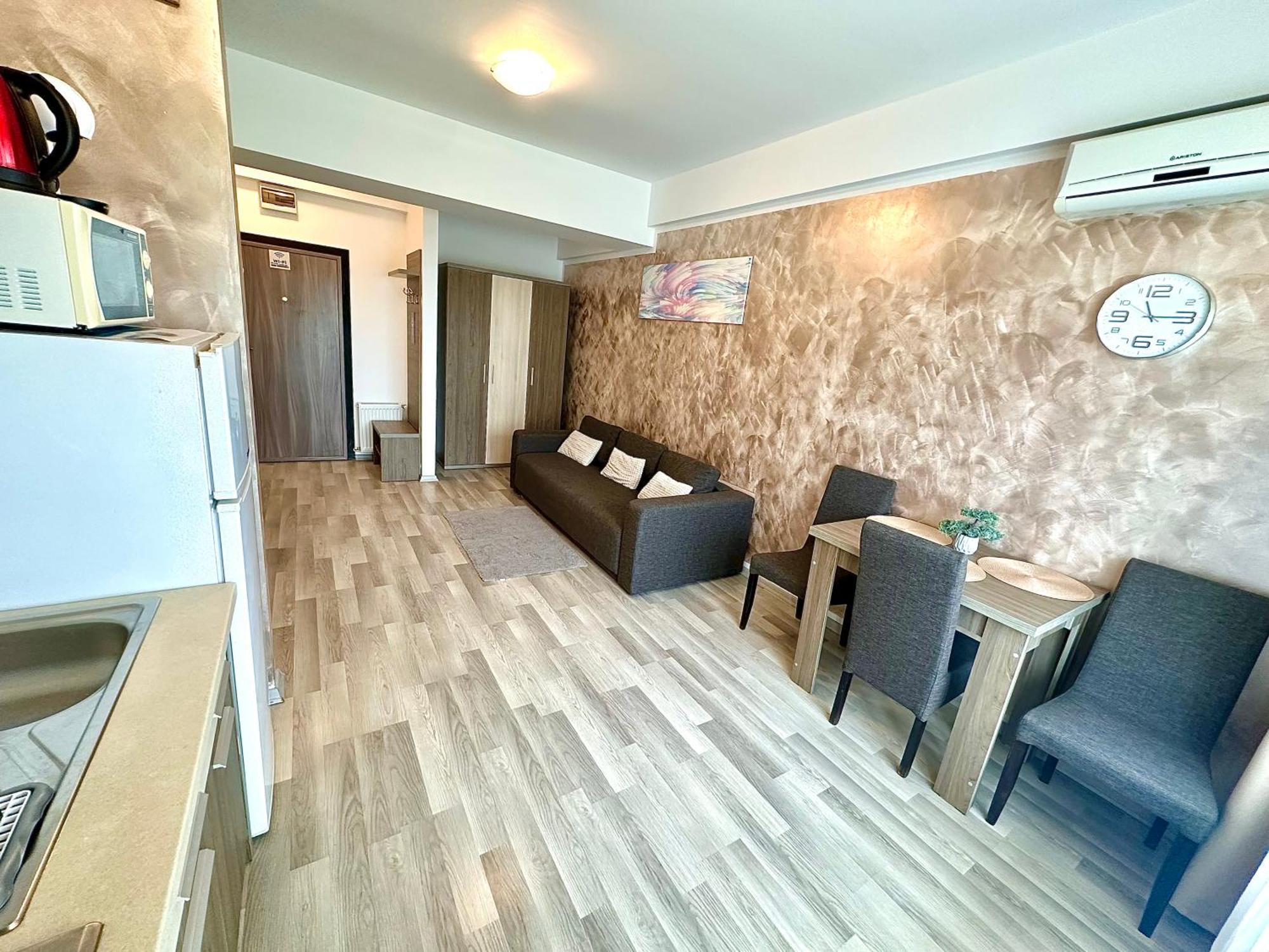 Marcony Boutique Apartments Mamaia Buitenkant foto