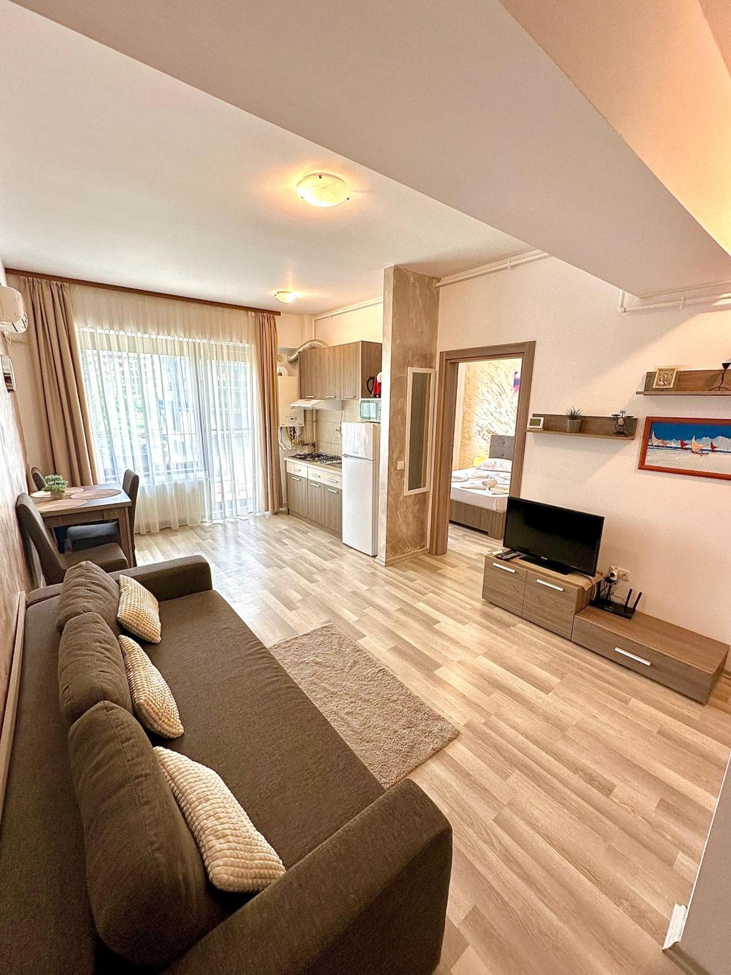 Marcony Boutique Apartments Mamaia Buitenkant foto